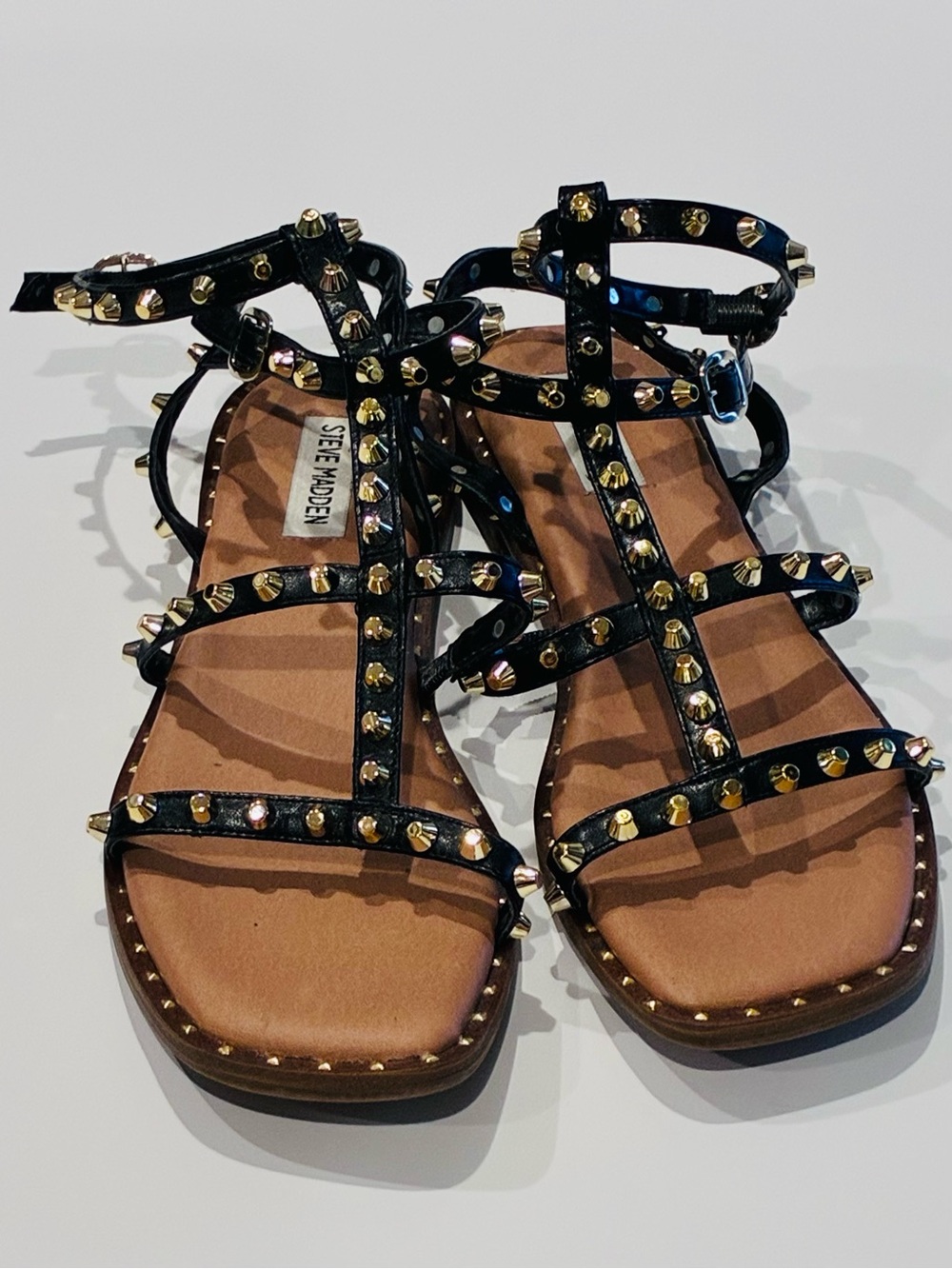 Excellent Condition-Steve Madden Wmns Gladiator Sunnie Sandal Sz.9.5 Black/Gold